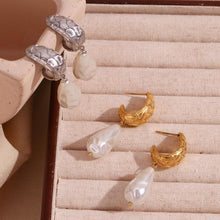 Spotted Bar Moon-Shaped Baroque Pearl Stud Earrings – Unique Elegance