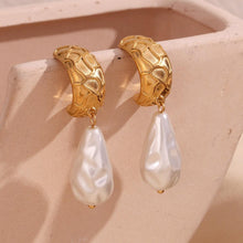 Spotted Bar Moon-Shaped Baroque Pearl Stud Earrings – Unique Elegance