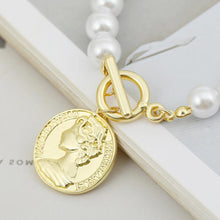 Wealth-Attracting Pearl Bracelet with Gold Coin - Baroqueluck